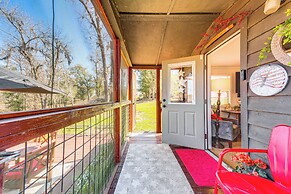 Lakefront Cabin in Brinson: Behind the Moon