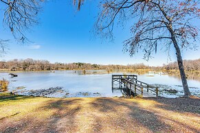 Lakefront Cabin in Brinson: Behind the Moon