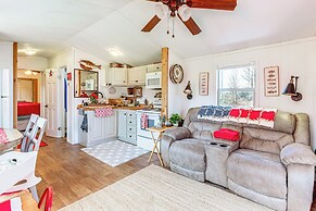 Lakefront Cabin in Brinson: Behind the Moon