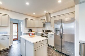 Walk to Eats: Midtown Memphis Home w/ Patio!