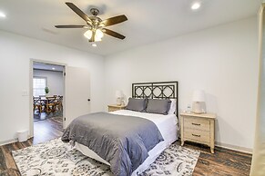 Walk to Eats: Midtown Memphis Home w/ Patio!