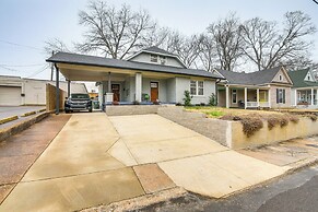 Walk to Eats: Midtown Memphis Home w/ Patio!