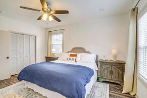 Walk to Eats: Midtown Memphis Home w/ Patio!