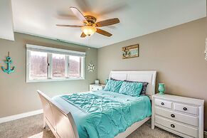 Lakefront Osage Beach Retreat: Dock Access!