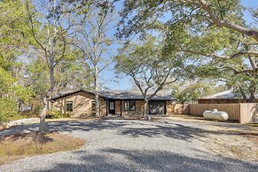 Sups & Dock at Waterfront Home in Freeport