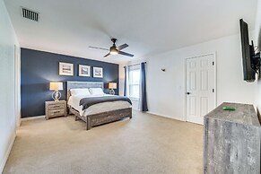 16 Mi to Disney: Home w/ Pool & Grill in Davenport
