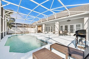 16 Mi to Disney: Home w/ Pool & Grill in Davenport