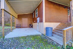 8 Mi to Hatfield-mccoy Trails: Cabin in Delbarton