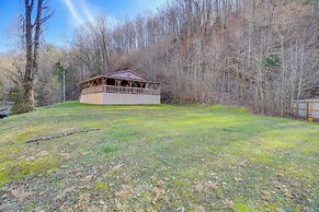8 Mi to Hatfield-mccoy Trails: Cabin in Delbarton