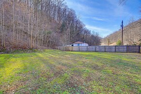 8 Mi to Hatfield-mccoy Trails: Cabin in Delbarton