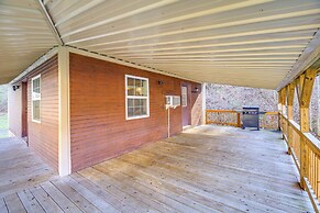 8 Mi to Hatfield-mccoy Trails: Cabin in Delbarton