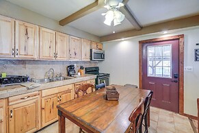 8 Mi to Hatfield-mccoy Trails: Cabin in Delbarton