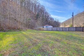 8 Mi to Hatfield-mccoy Trails: Cabin in Delbarton