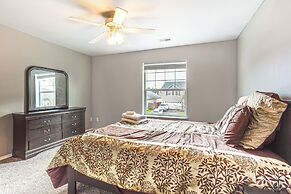 14 Mi to Tacoma Art Museum: Quiet Puyallup Getaway