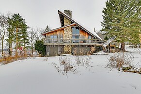 Near Canandaigua Lake: Retro Cabin w/ Deck & Views