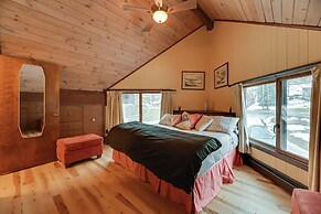 Near Canandaigua Lake: Retro Cabin w/ Deck & Views