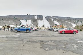 Near Canandaigua Lake: Retro Cabin w/ Deck & Views
