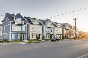 Stylish Retreat Near Germantown