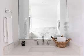 Stylish Retreat Near Germantown