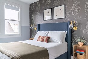 Stylish Retreat Near Germantown