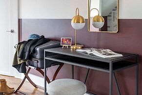 Stylish Retreat Near Germantown