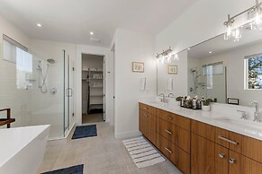 Olympic Escapes Silver 4 Bedroom Townhouse