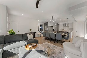 Olympic Escapes Gold 6 Bedroom Townhouse