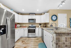 Woodland Shores 37: Steps to Beach, 2 Pools + Free Attraction Tickets!