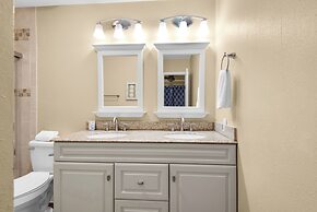 Woodland Shores 37: Steps to Beach, 2 Pools + Free Attraction Tickets!