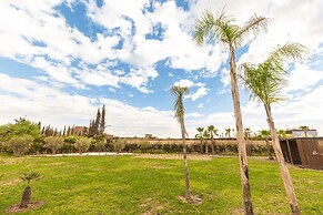 Villa Almaz Marrakech – Palais Exclusif avec Piscine, Spa et Sauna