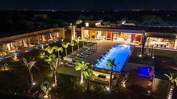 Villa Almaz Marrakech – Palais Exclusif avec Piscine, Spa et Sauna