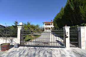 Cozy Apartment With Terrace and BBQ