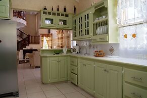 Marzalea 4 bd Villa by Zenbreak