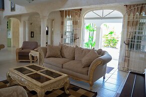Marzalea 4 bd Villa by Zenbreak
