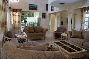 Marzalea 4 bd Villa by Zenbreak