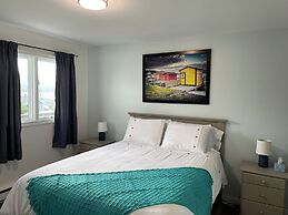 Buoy & Arrow Restaurant and Suites