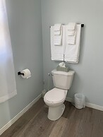 Buoy & Arrow Restaurant and Suites