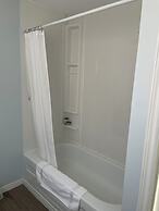 Buoy & Arrow Restaurant and Suites