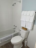 Buoy & Arrow Restaurant and Suites