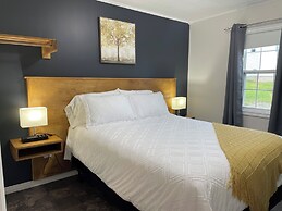 Buoy & Arrow Restaurant and Suites