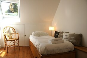 Pretty Apartment With sea View in Primel