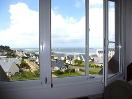 Pretty Apartment With sea View in Primel