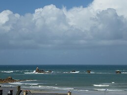 Pretty Apartment With sea View in Primel