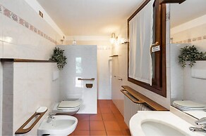 Comfortable House - Garden and Parking