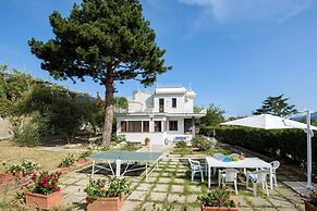 Estate4home - Villa Louise