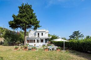 Estate4home - Villa Louise