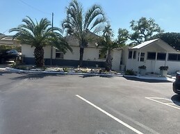 Tropical Palm Motel