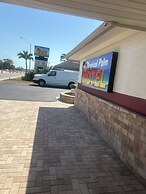 Tropical Palm Motel