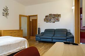 Katerina's Old Town Suite