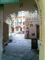 Katerina's Old Town Suite